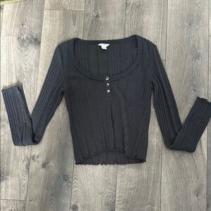 Black Ribbed Crop Blouse with Long Sleeves